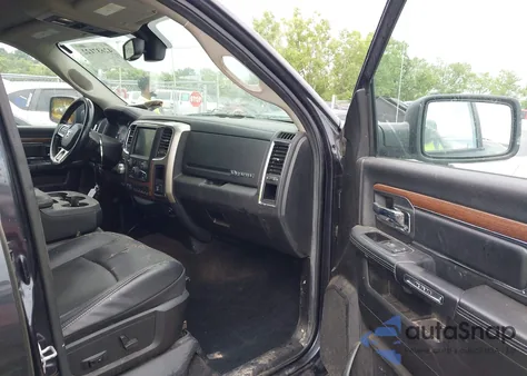 2013 Ram 1500 Laramie z USA, uszkodzony, nr VIN 1C6RR7VT2DS698735